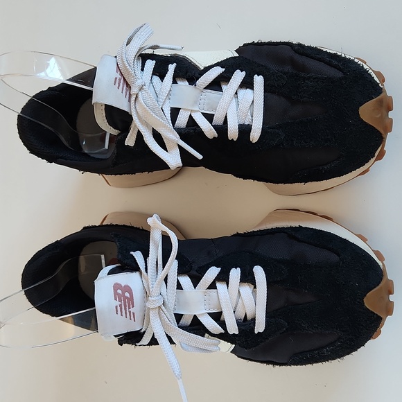 New Balance 327 Black and White Sneakers Size 6.5 EU 37 - Picture 3 of 13